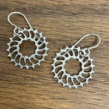 Load image into Gallery viewer, Titanium Boone Titanium Cog Earrings